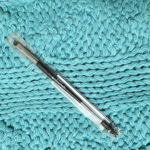 Younique Spoolie Brow Artist Brush